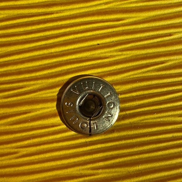 Louis Vuitton Clutch Epi Leather Yellow - Picture 9 of 16